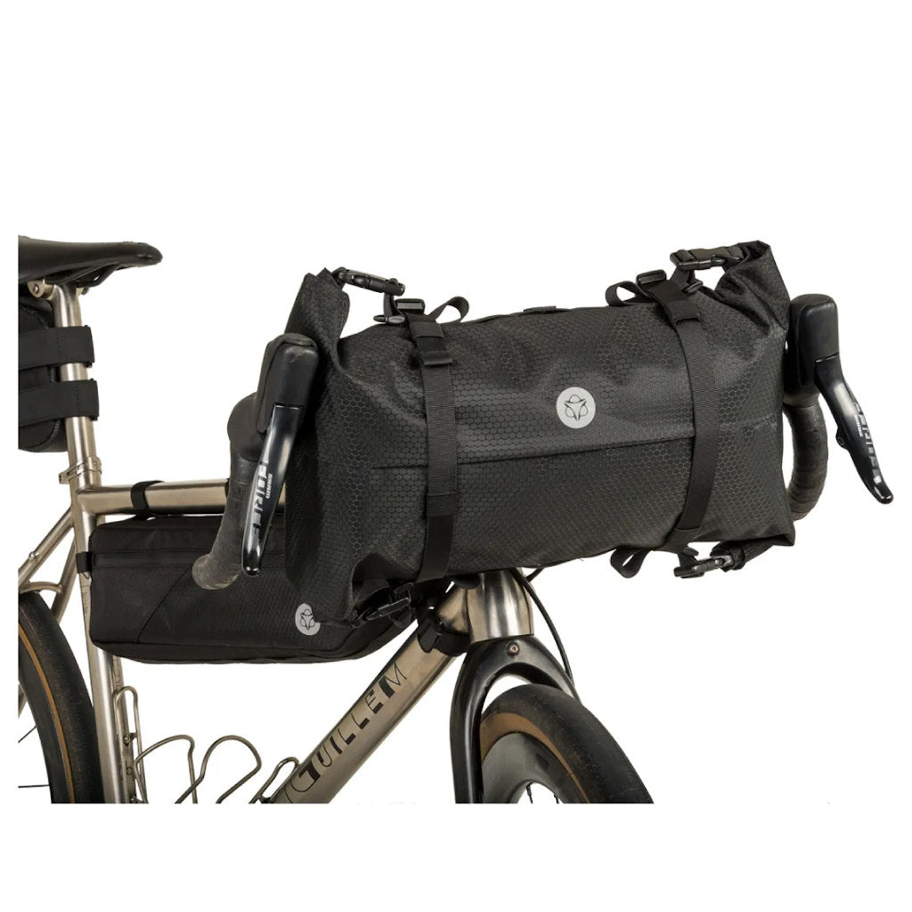 agu fahrradtasche erfahrungen Lenkertasche Bikepacking Venture 17 L Step Thru Trikes Farbe:Titanium Grey Tragegurt (85 cm) |
