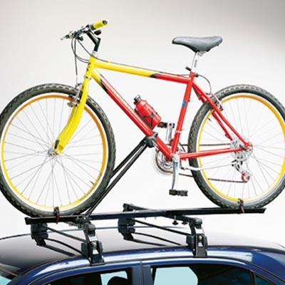 fahrradanhänger auf autodach Peruzzo Porte vélo de toit de voiture