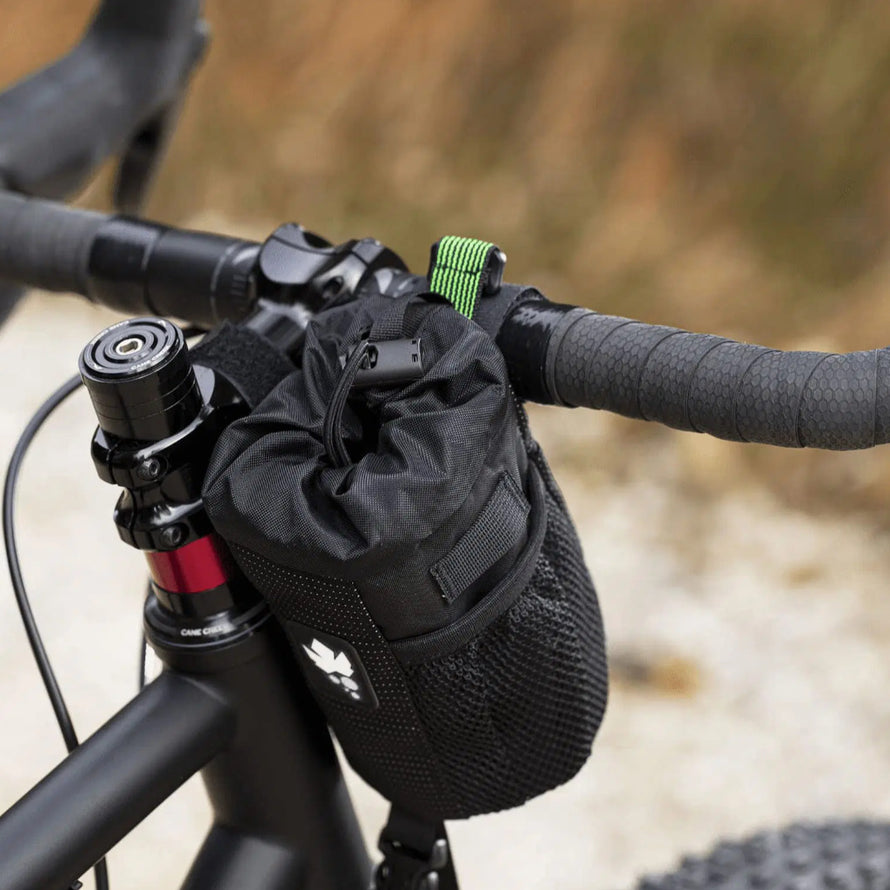 Sacoche de guidon bikepacking Bud Adventure Miss Grape bike