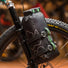 Sacoche de fourche bikepacking Adventure Trunk 6 Miss Grape on the bike side