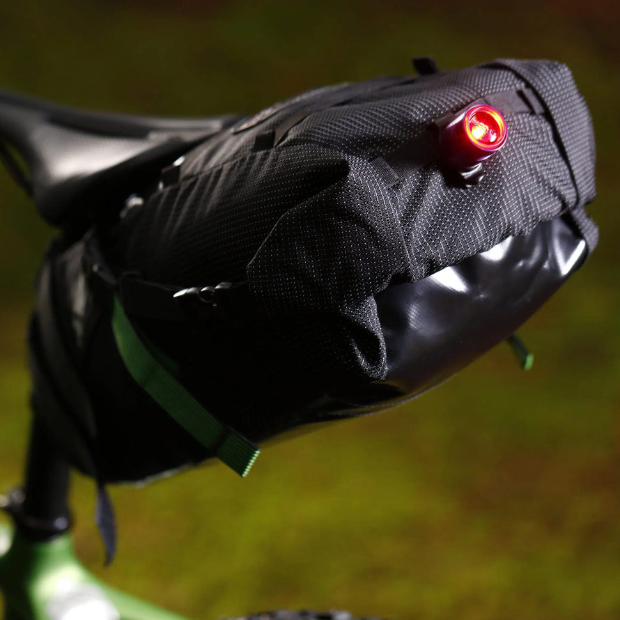 Sacoche de selle pour le bikepacking Cluster WP Miss Grape back