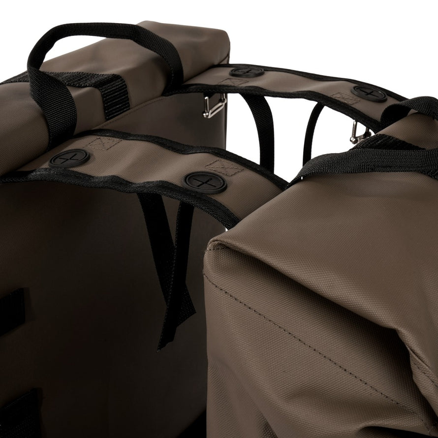 sacoche vélo double cargo bag urban proof vue des points de fixation MIK