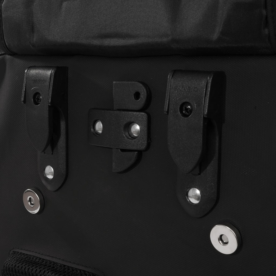 sac à dos  Urban Proof Rolltop backpack vue des crochets de fixation