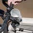 Sacoche de potence velo 77 Cyclite Foud pouch 02 blanche ouverte fixee sur cintre