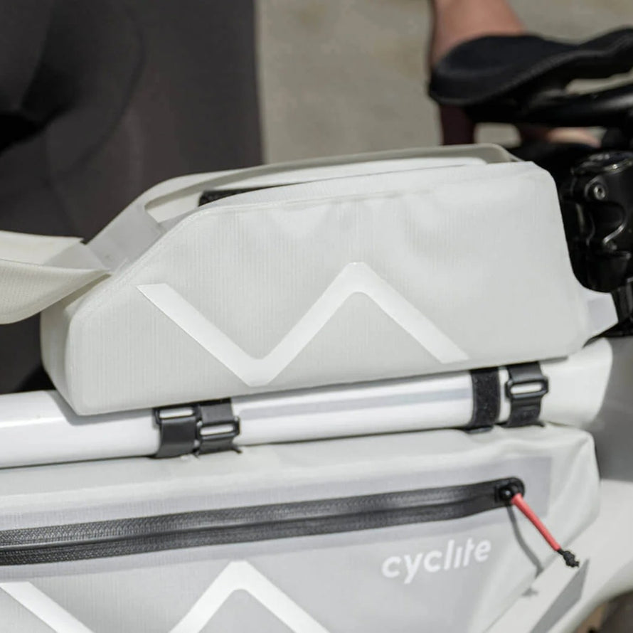 Sacoche vélo Cyclite Top Tube 03 de 77 en blanc avec fixation velcro sécurisée pour cadre de vélo urbain