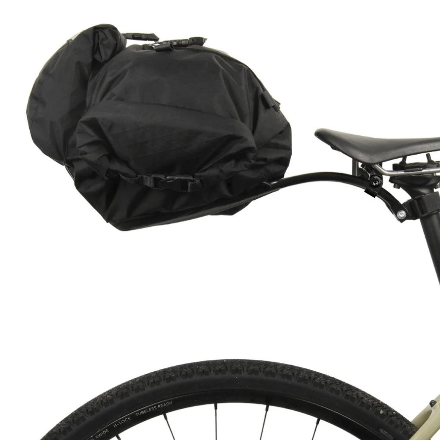 Bikepacking-Satteltasche Arkel Rollpacker Rear