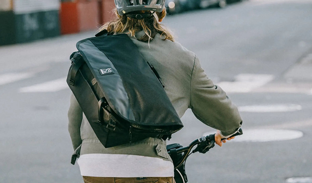 S'habiller pour aller au travail à vélo : astuces pour le vélotaf