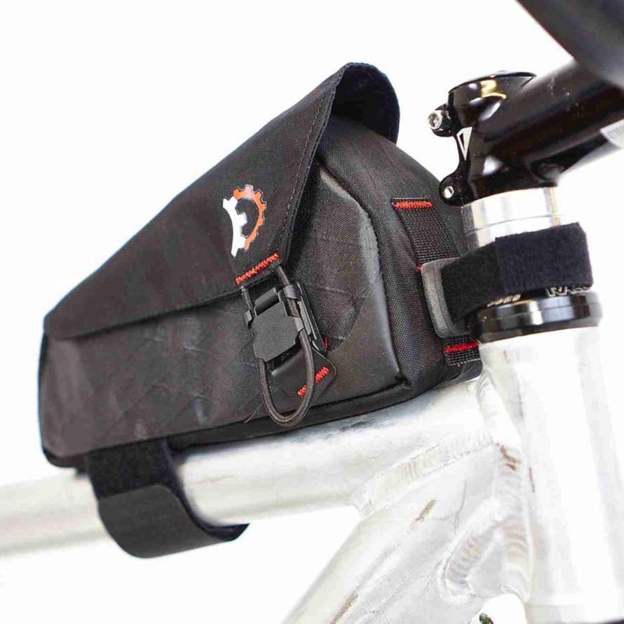 Revelate design Mag Tank sur un cadre