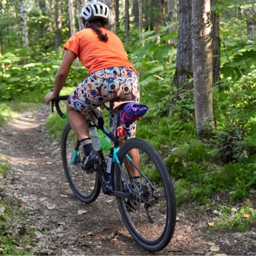 Sacoche de selle Revelate Design Shrew 2.5L en pratique gravel