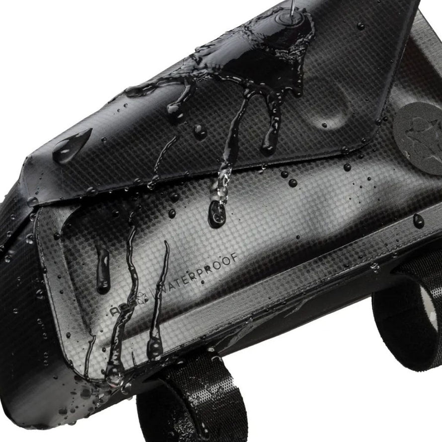 Sacoche top tube AGU Venture Extreme 0,7L noire, imperméable et robuste pour cyclistes urbains et aventuriers