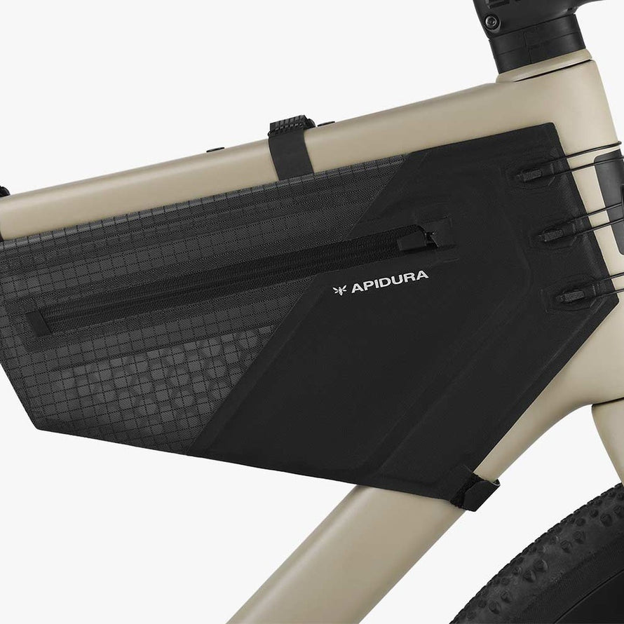 Sacoche cadre Apidura Aero Frame noire compacte, idéale pour vélo route et gravel, résistante et légère