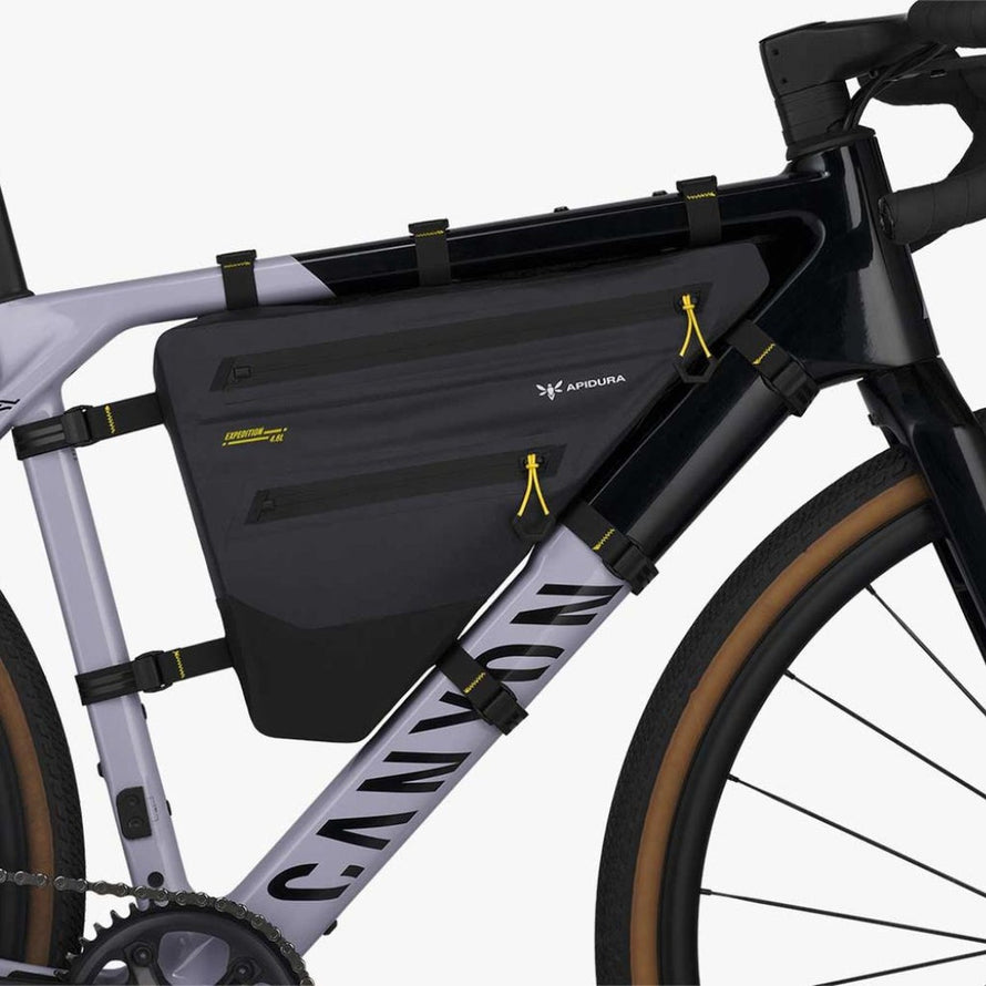 Sacoche de cadre Full Frame Pack Expedition Apidura noire, étanche et résistante pour bikepacking aventure