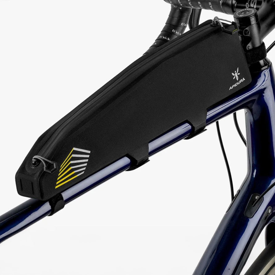 Sacoche de cadre supérieure Apidura Racing 2L noire, idéale pour bikepacking, légère et résistante