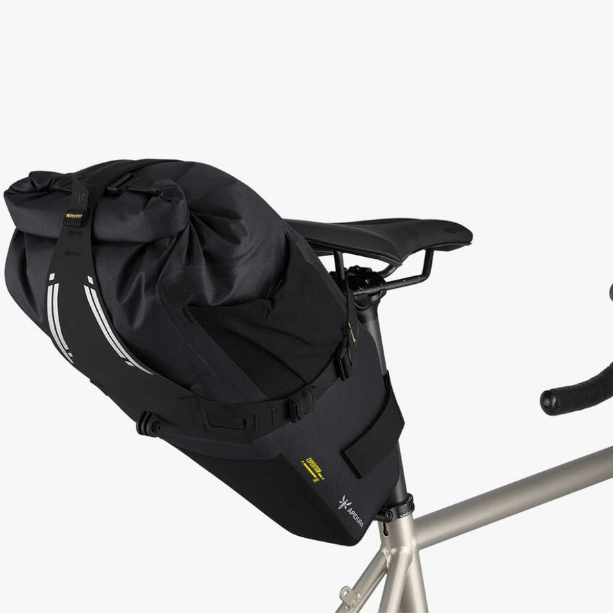 Sacoche de selle Expedition Apidura noire, étanche et légère, idéale pour bikepacking et voyages à vélo