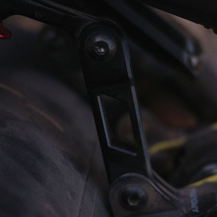 Fixation robuste du support accessoires Expedition Apidura pour vélo d'aventure