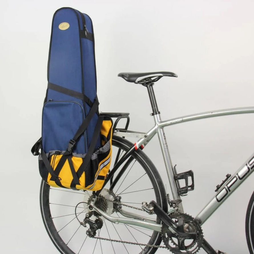 Sacoche tous volumes Arkel Haul-it bleue et jaune fixée sur porte-bagages vélo