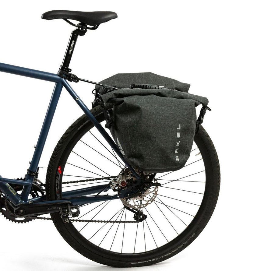 Sacoches etanches Arkel Orca 2 noir 12,5L pour velo, ideal pour cyclotourisme et protection contre les intempéries