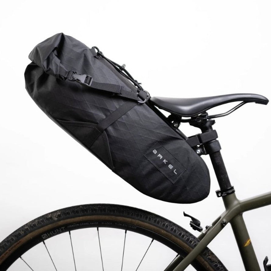 Sacoche de selle noire Arkel Pack Bikepacking 34,5 L, étanche et robuste pour vos aventures vélo longues distances
