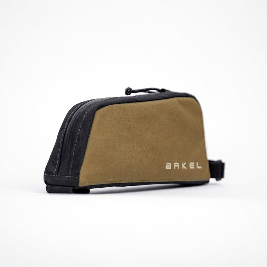 Sacoche top tube Arkel Pack Bikepacking 34,5 L en olive, compacte et résistante pour le transport vélo