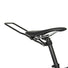 Sacoche de selle bikepacking Arkel Seatpacker noire avec fixation metal solide pour voyages velo