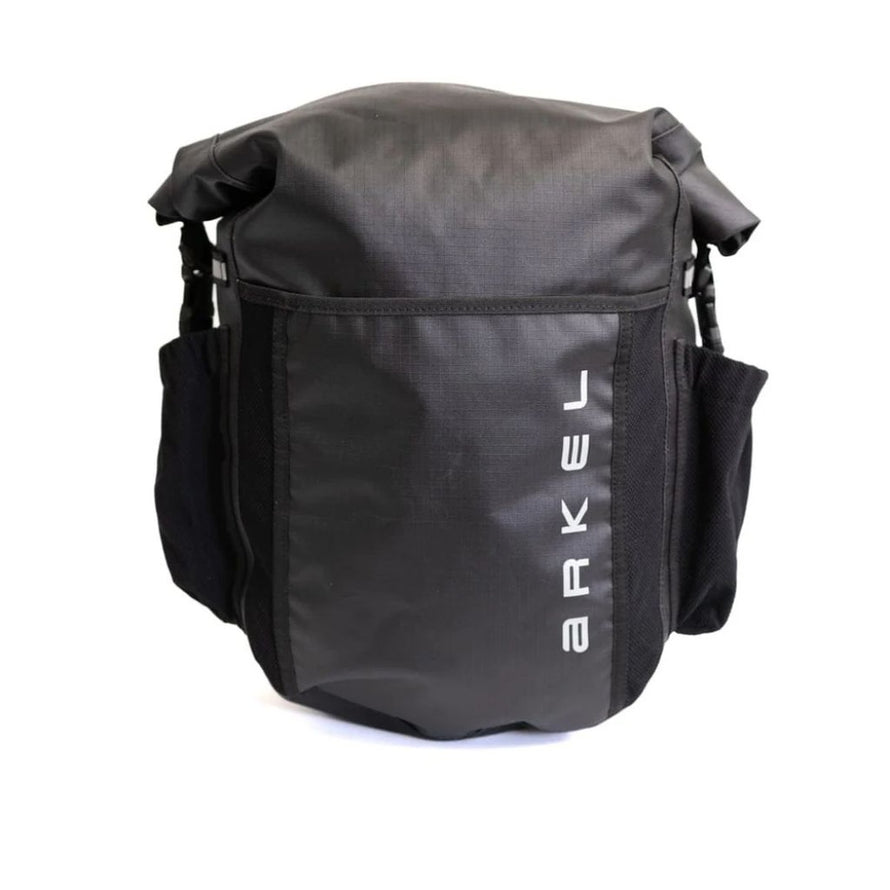 Sacoches etanches Arkel Dolphin 2x16L noires avec materiau impermeable et design fonctionnel pour velo