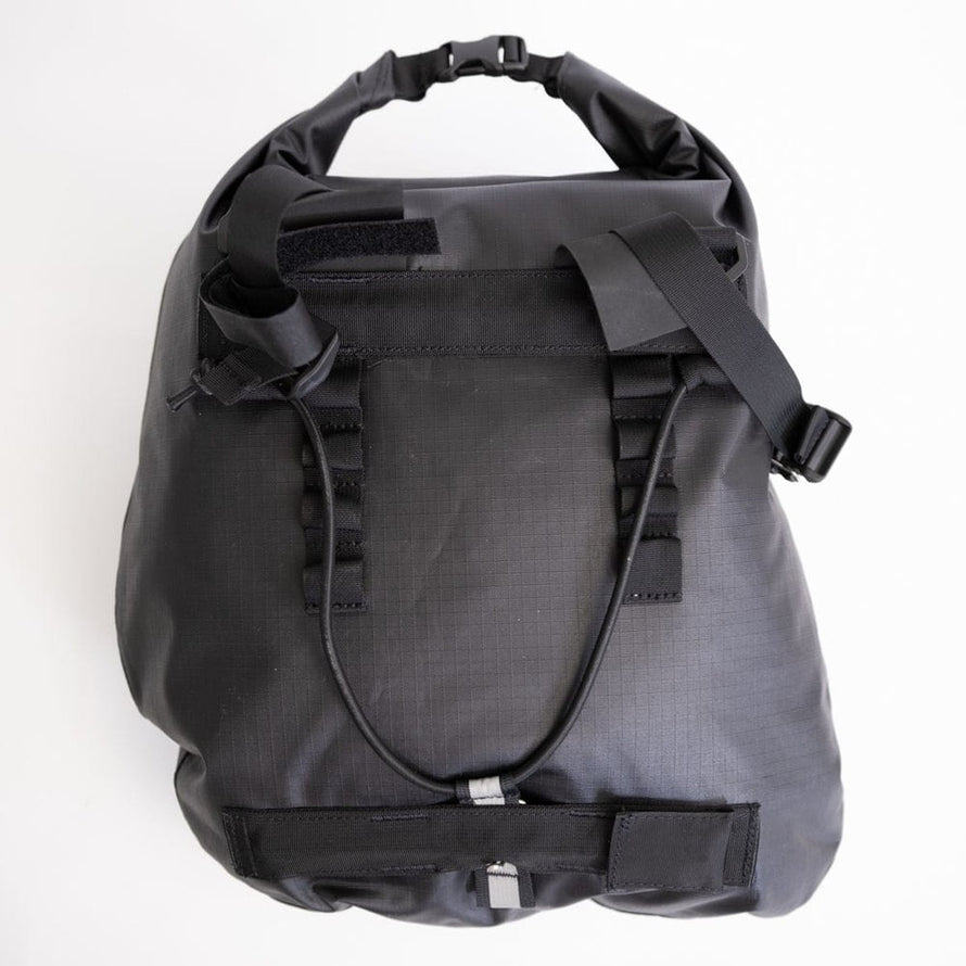 Sacoches etanches Arkel Dry-Lites 2 x 14L en noir, ideales pour velo et protection contre la pluie