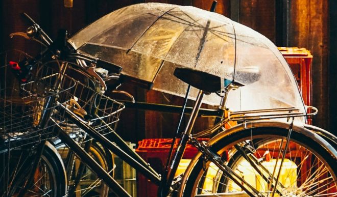Proteggiti dalla pioggia in bicicletta