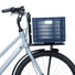 Caisse vélo Basil Crate bleue pour porte-bagages, pratique et résistante pour transport urbain sécurisé