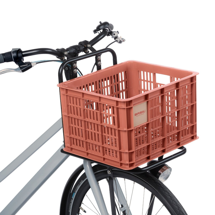 Caisse vélo Basil Crate terracotta solide et ventilée pour porte-bagages, idéale pour transport urbain sécurisé