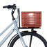 Caisse vélo Basil Crate terracotta pour porte-bagages, solide et ventilée pour transport urbain pratique