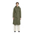 Veste trench-coat imperméable Basil Mosse en vert olive, idéale pour cyclistes urbains alliant style et protection