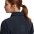 Veste trench-coat imperméable Basil Mosse bleu marine, conçue pour cyclistes urbains recherchant confort et style
