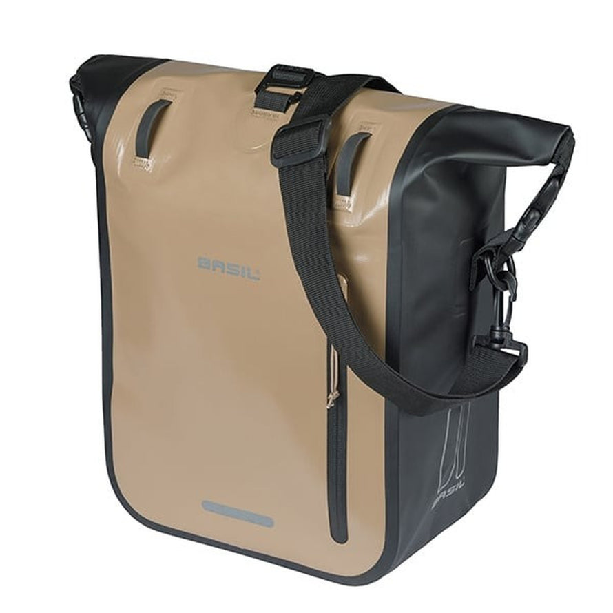 Sacoche Basil Rivo beige et noir avec bandouliere detachable et fermeture etanche pour velo urbain
