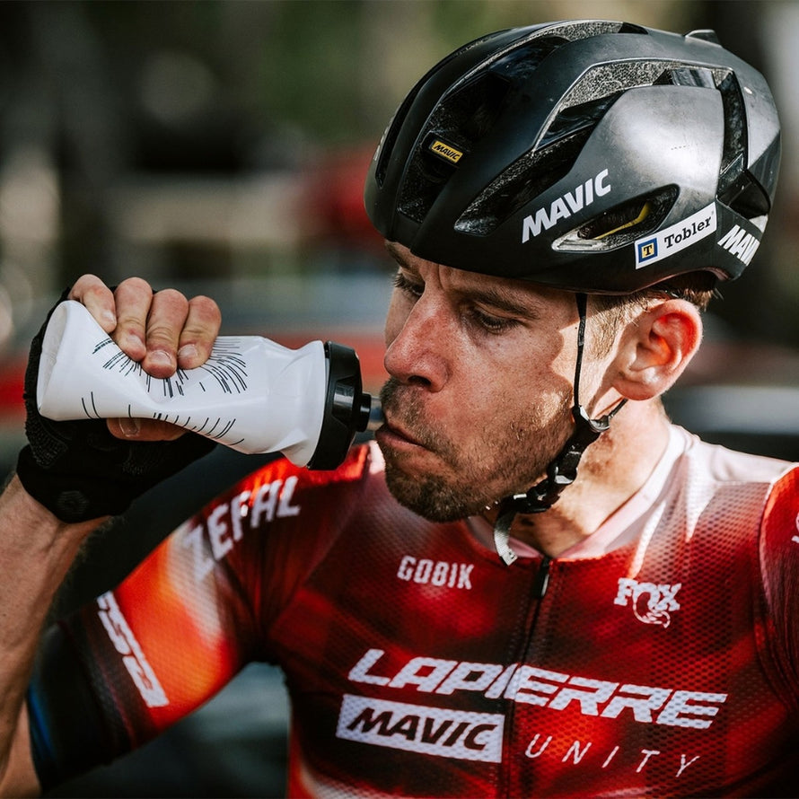 Bidon vélo Zéfal Sense Soft blanc 700ml avec tétine souple amovible pour une hydratation optimale en cyclisme