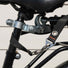Fixation par sangle et clip métallique de la remorque vélo chariot Shopping Trailer 50L de bike_original pour une sécurité optimale