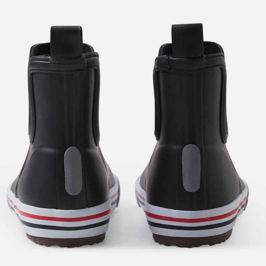 Paire de bottes Ankles Reima noires vue de derrière. 