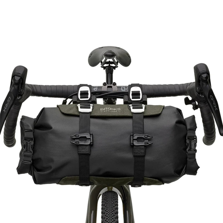 Sacoche guidon Brooks Scape HandleBar Roll 9L noire, étanche et durable pour bikepacking et gravel aventure
