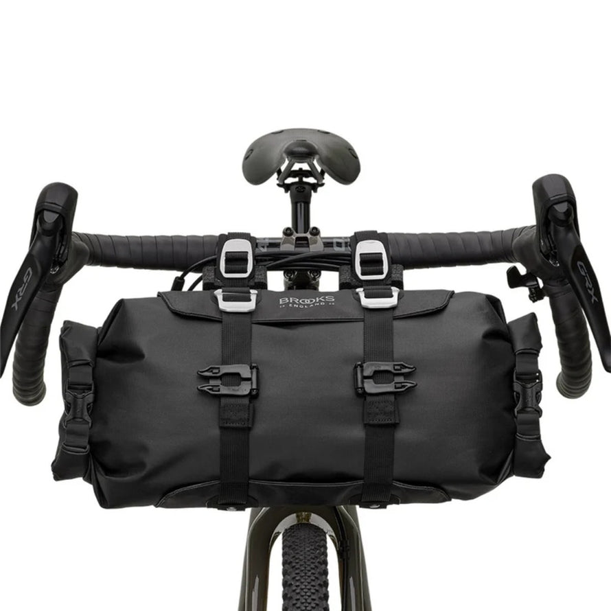Sacoche guidon Brooks Scape HandleBar Roll 9 L noire, imperméable et résistante pour vélo gravel et bikepacking