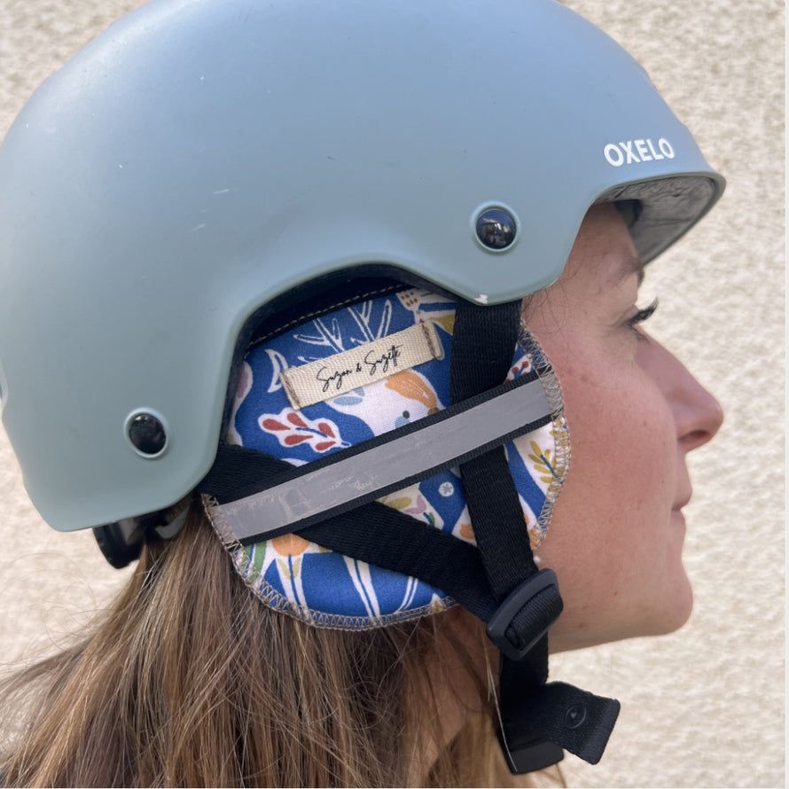 Cache oreille de Mireille Suzon et Suzette bleu marine