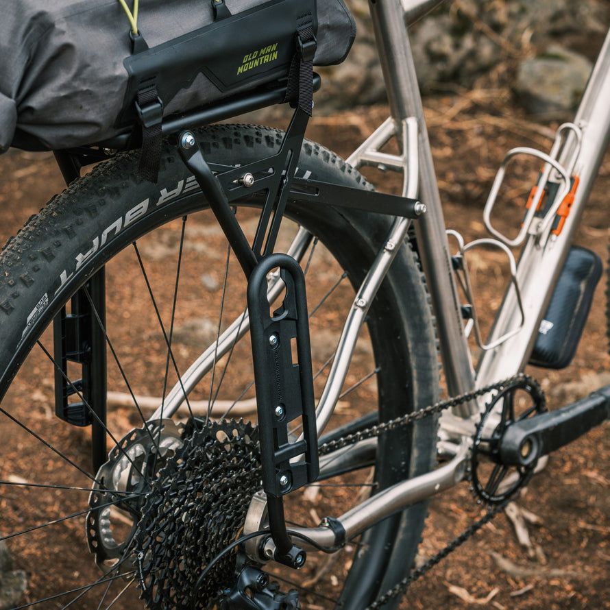 Support vélo robuste pour sacs et bidons, fixation rapide FLiP, compatible Elkhorn, Axle Pack et fixations 3-pack