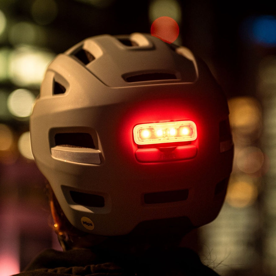Casque Met E-Mob Mips avec LED arriere active pour une securite optimale en velo electrique de nuit