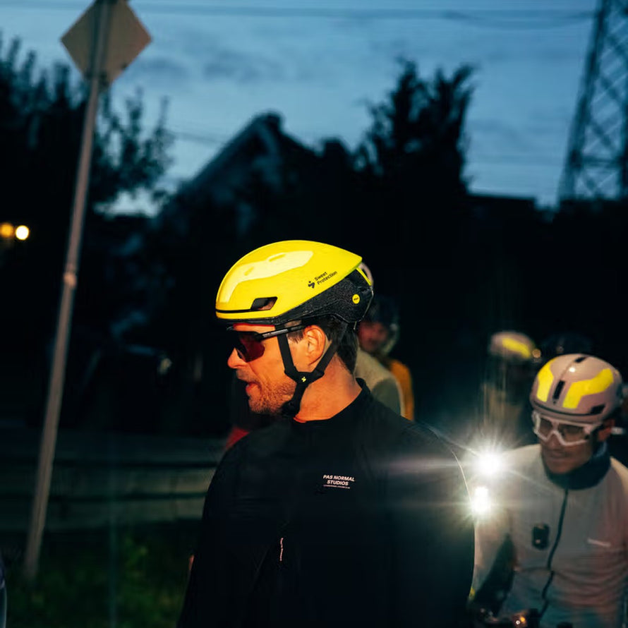 Casque Sweet Protection Falconer 2Vi Mips jaune fluo, haute visibilité et protection optimale pour cyclistes urbains