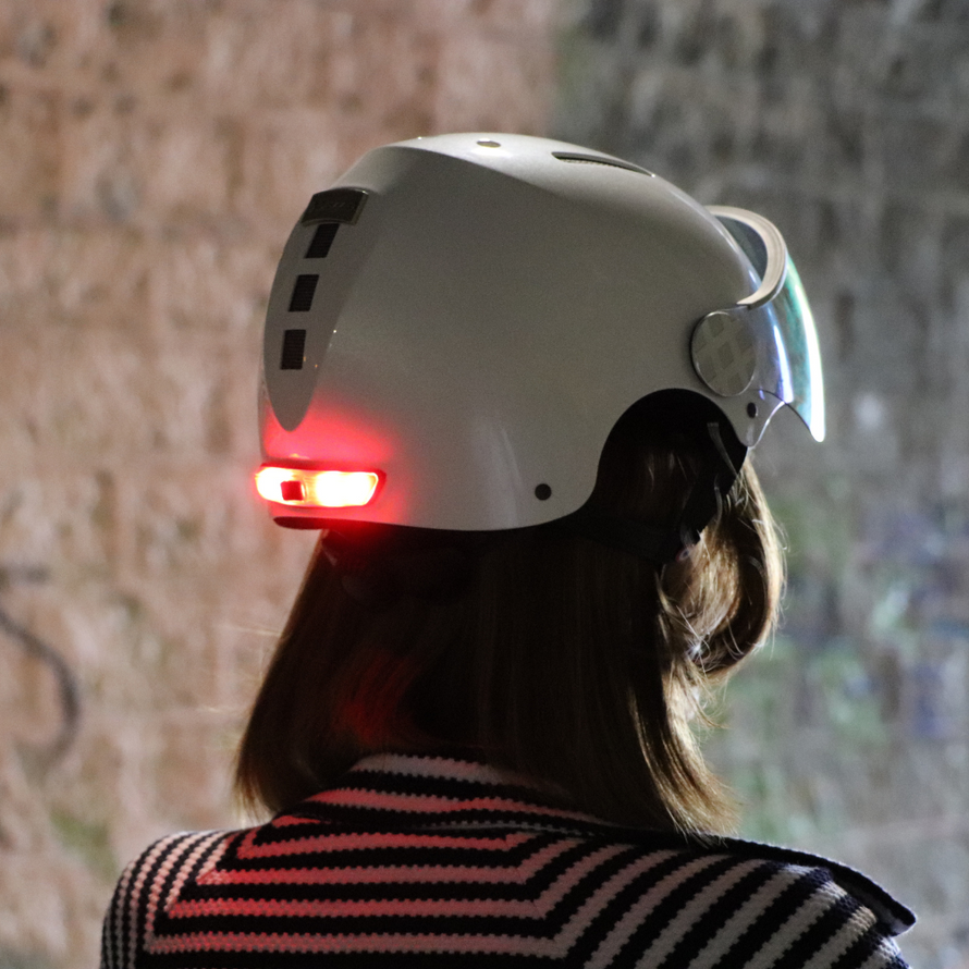 fahrradhelm mit regenvisier DIEZZ Valor France LED: Urbaner Fahrradhelm mit Visier & Licht