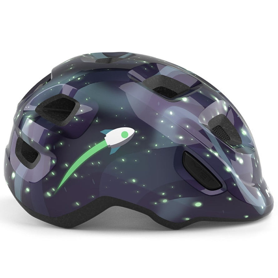 Casque vélo enfant Hourra MET motif fusée nuit, compatible siège vélo enfant pour sécurité et confort