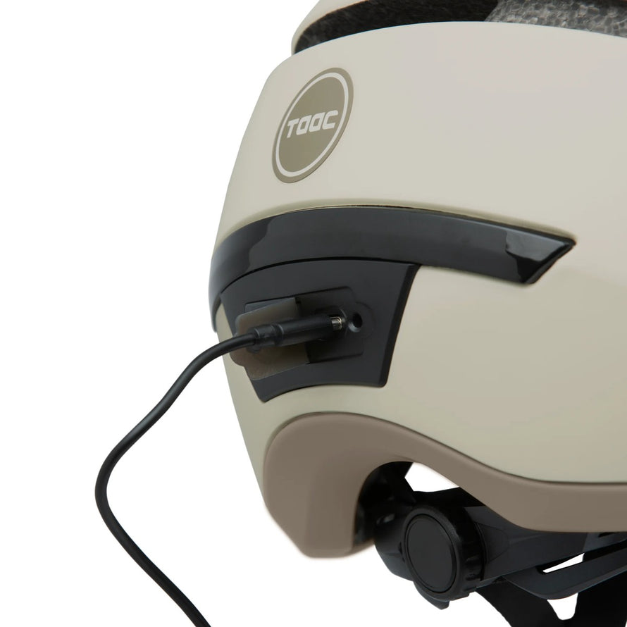 Casque velo urbain TAAC Corso avec clignotants LED rechargeables pour securite optimale