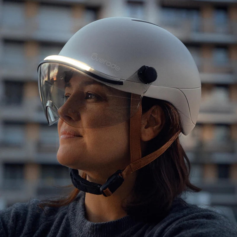 Casque vélo de ville mode avec visière et clignotants Overade
