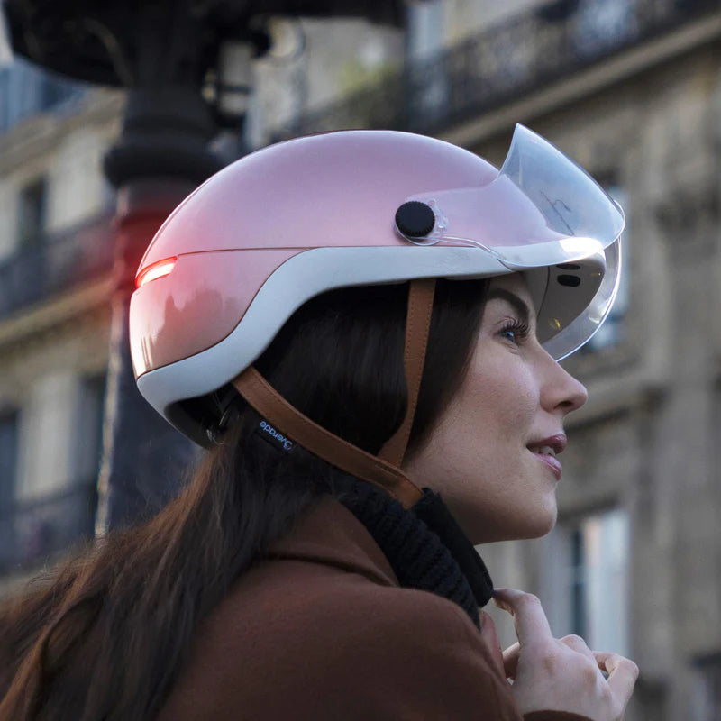 eleganter fahrradhelm Leuchthelm von Overade Life – Eleganz und aktive Sicherheit unterwegs
