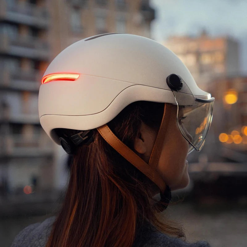 fahrradhelm chic Leuchthelm von Overade Life – Eleganz und aktive Sicherheit unterwegs
