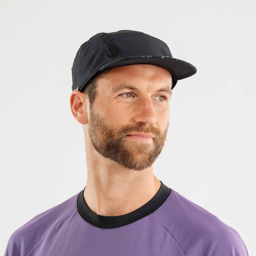 Casquette Vaude Scopi Cap 5 panels noire perforée, légère et respirante pour cyclisme et activités outdoor