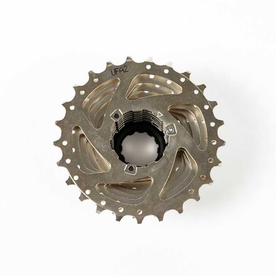 Vue complète de la cassette vélo SunRace 8 vitesses 12-25 dents